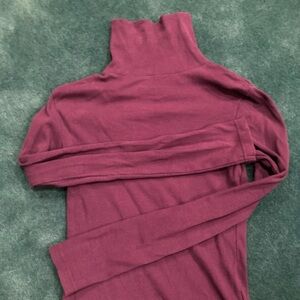 Brave Soul Berry turtleneck Knit Top